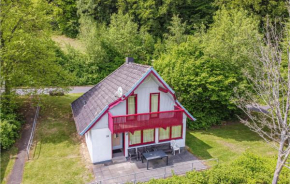 Гостиница Three-Bedroom Holiday Home in Kirchheim  Кирхгайм